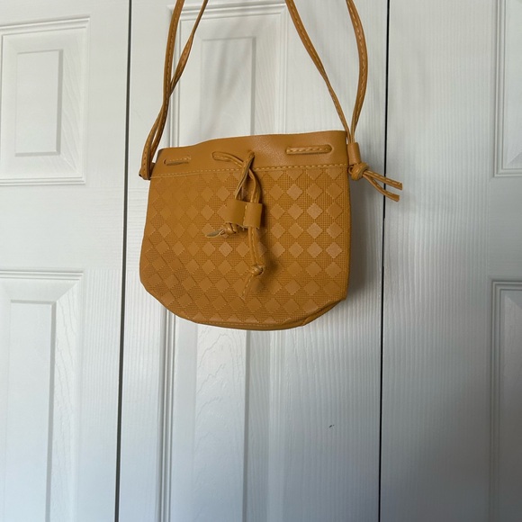 Textured Drawstring Bucket Bag - Tan - Picture 5 of 10
